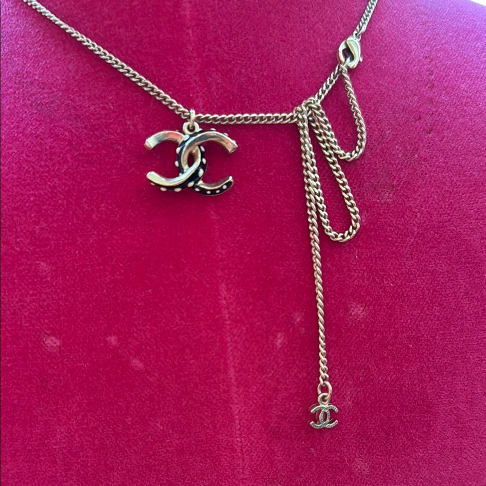 CHANEL Polka Dot Enamel CC Cruise Pendant Necklace - Picture 3 of 8